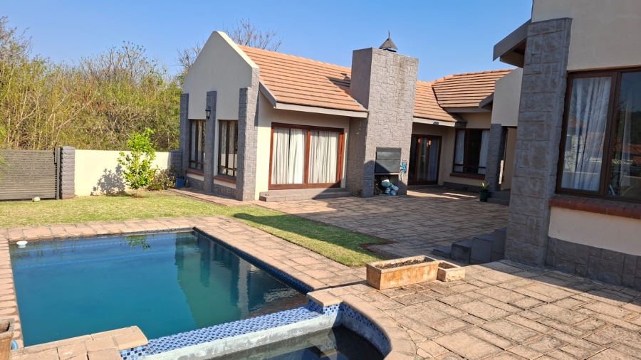 4 Bedroom Property for Sale in Buffelspoort Eco Estate North West